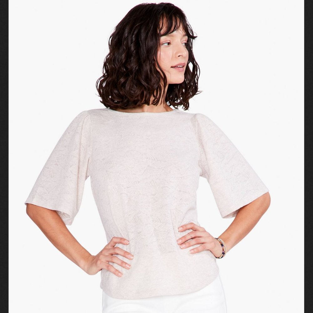 NWT! NIC+ZOE Lacy Ways Flutter Sleeve Tropical Print Top in Sandshell (ivory) M